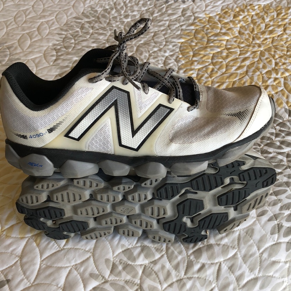 Men’s new balance rev lite 4090v1 running shoe US 9